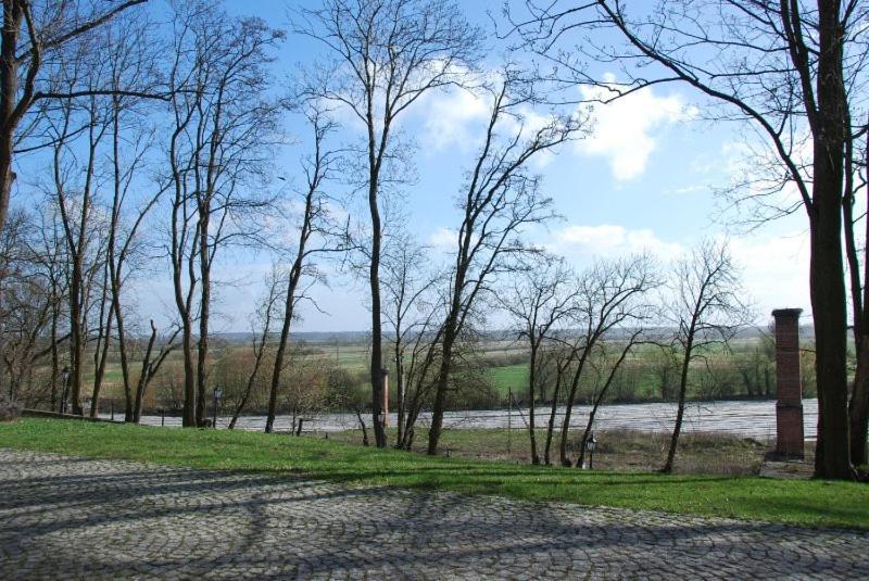 Palac W Malkowie Warta Exterior photo